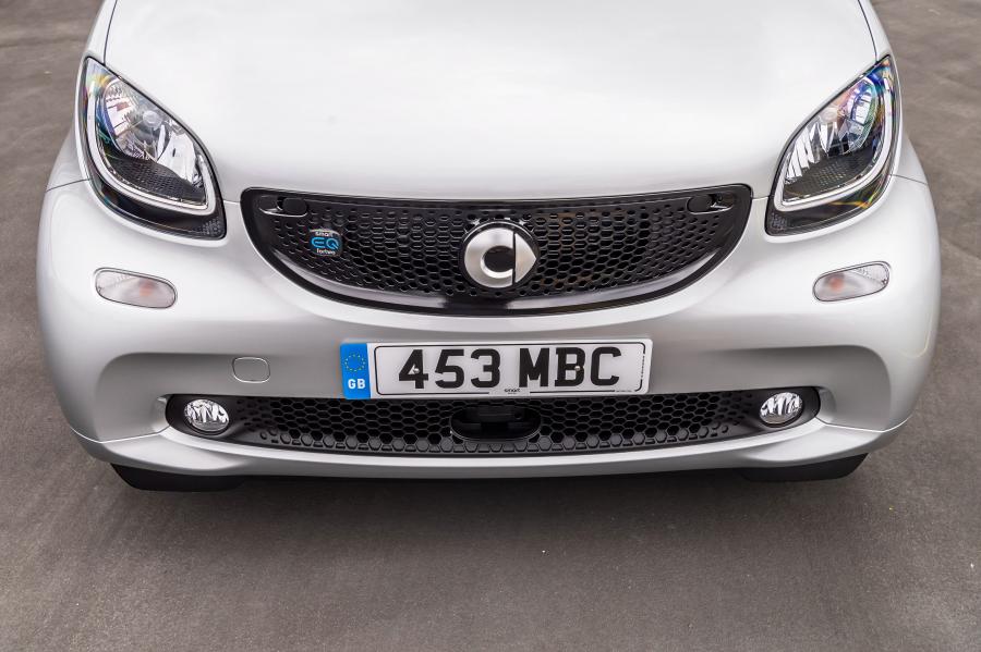 Детали экстерьера Smart EQ ForTwo Prime Coupe (C453) 2018 года  (UK) (фото 19 из 35)